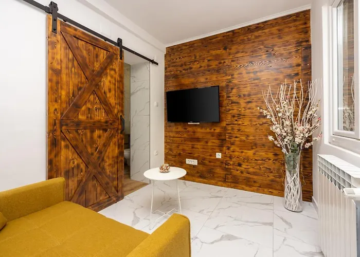 アパート Ena *
