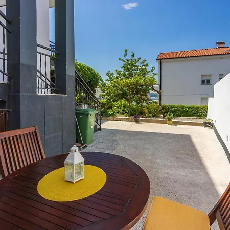 公寓 Ena 茨里克韦尼察