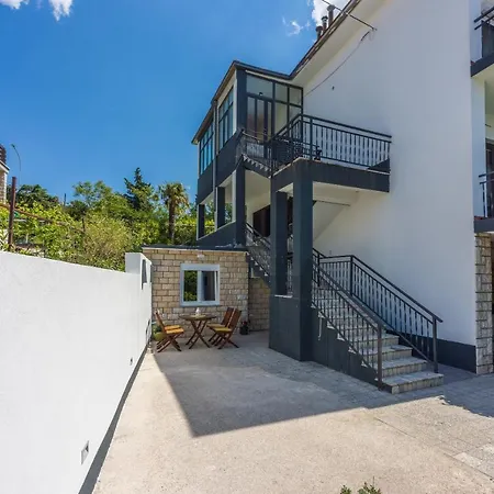 Apartman Ena *