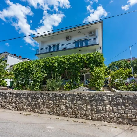 Ena Apartman *