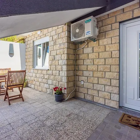 Apartament Ena
