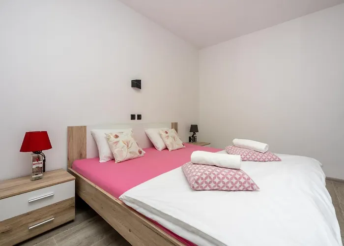 公寓 Ena 茨里克韦尼察