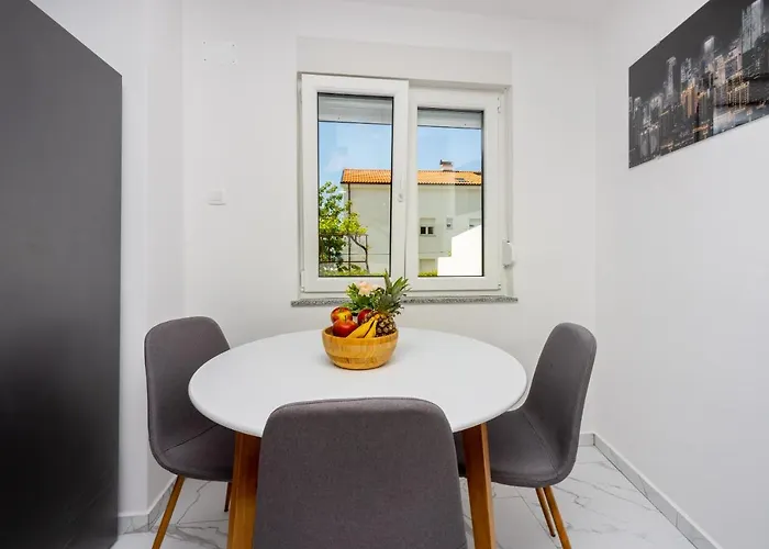 Ena Apartament *
