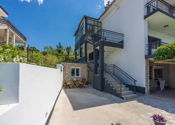 Apartament Ena *
